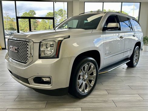 Used 2016 GMC Yukon Denali w/ Open Road Package image 3