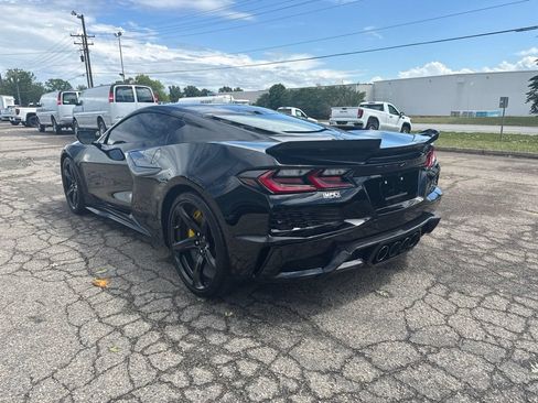 Used 2025 Chevrolet Corvette Z06 w/ Stealth Interior Trim Package RWD image 3