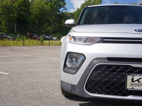 Used 2020 Kia Soul LX FWD image 10