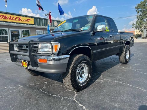 Used 1998 Toyota T100 SR5 image 3