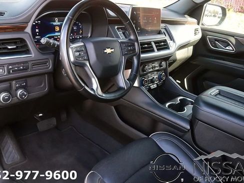 Used 2023 Chevrolet Suburban Premier image 12