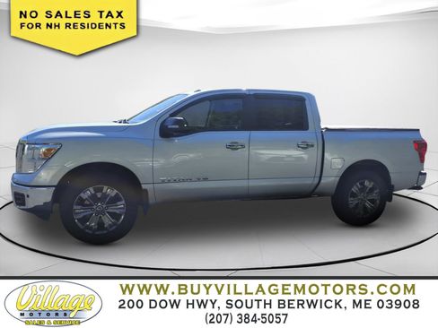 Used 2018 Nissan Titan SV w/ SV Convenience Package AWD/4WD image 4