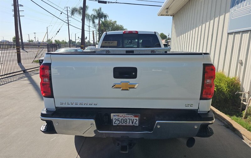 Used 2016 Chevrolet Silverado 3500 LTZ AWD/4WD image 3