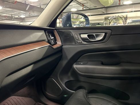 Certified 2023 Volvo XC60 B5 Ultimate w/ Climate Package AWD/4WD image 20