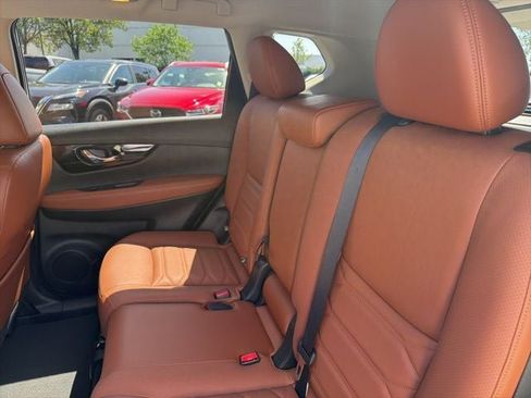 Used 2018 Nissan Rogue SL w/ Premium Package AWD/4WD image 28