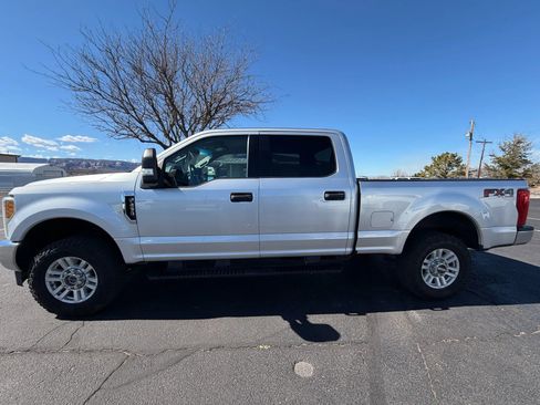 Used 2017 Ford F250 XLT w/ FX4 Off-Road Package AWD/4WD image 1