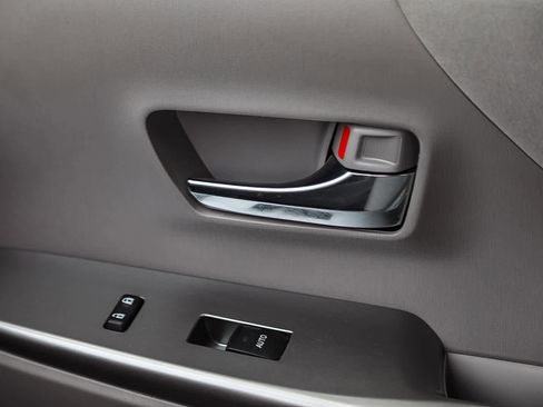 Used 2015 Toyota Prius V Three image 21