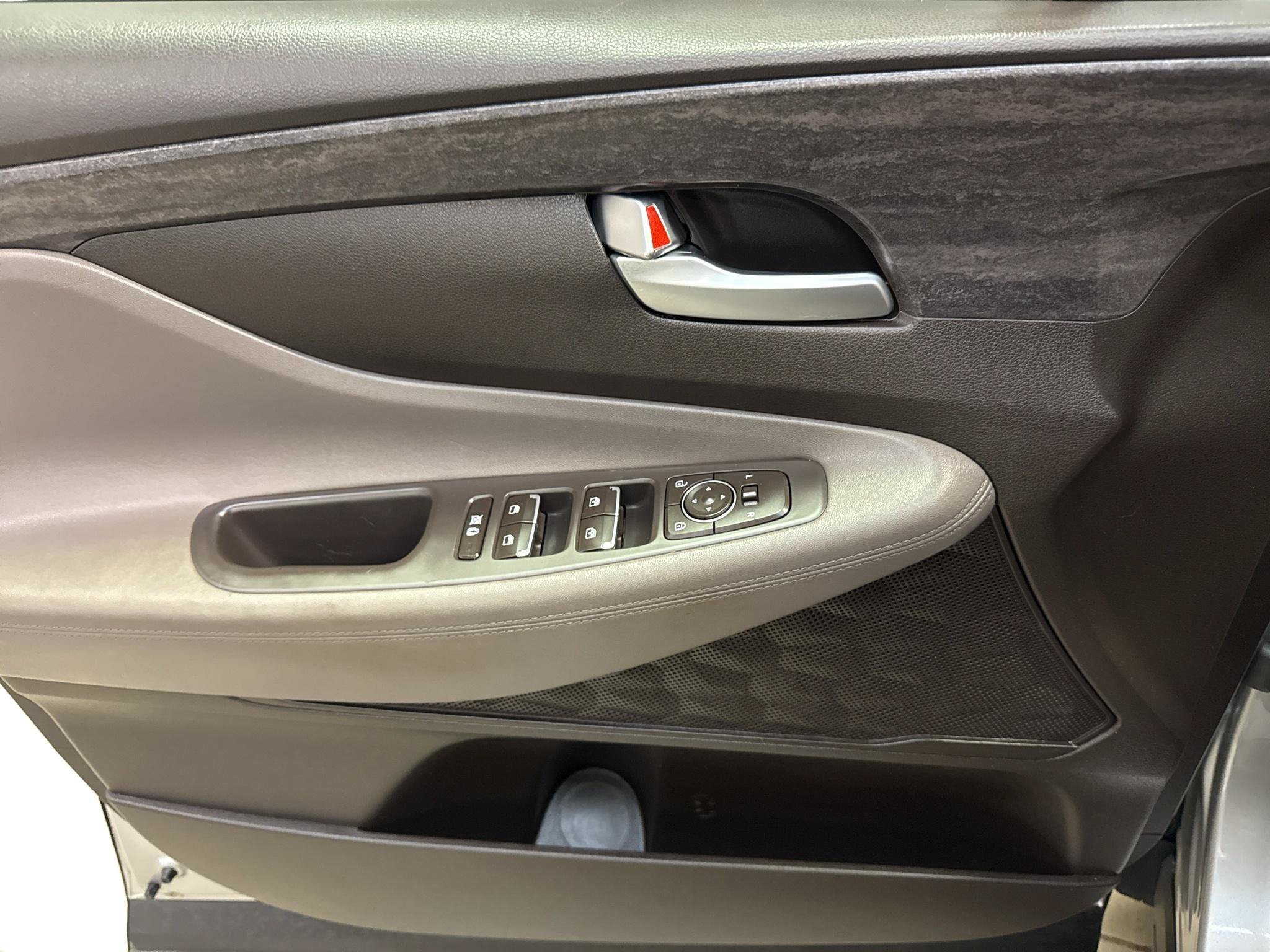 Used 2020 Hyundai Santa Fe SEL AWD/4WD image 9