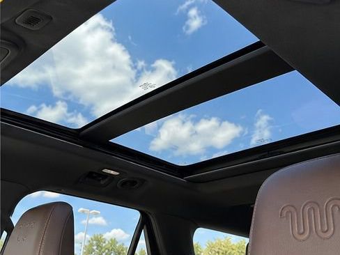 Used 2022 Ford Explorer King Ranch RWD image 14