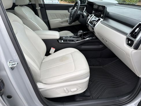 Used 2022 Kia Sorento SX AWD/4WD image 25