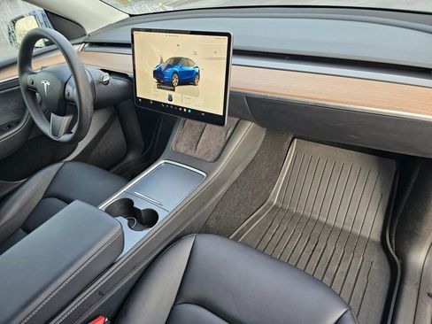 Used 2023 Tesla Model Y Long Range image 10