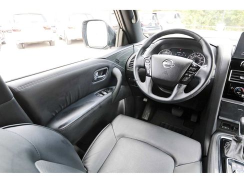 Used 2024 Nissan Armada SL w/ Midnight Edition Package image 6