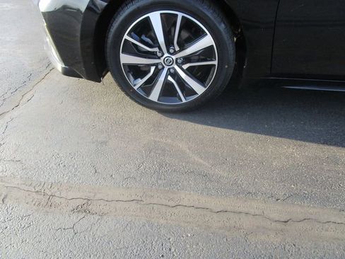 Used 2021 Nissan Maxima 3.5 SV w/ Floor Mat Group image 2