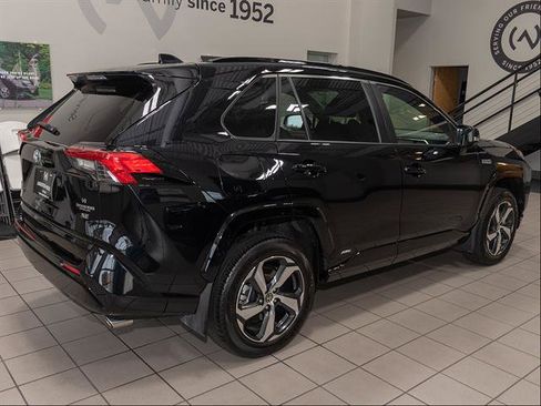 Used 2024 Toyota RAV4 SE w/ Weather & Moonroof Package AWD/4WD image 22