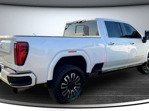 Used 2024 GMC Sierra 2500 Denali Ultimate AWD/4WD image 4