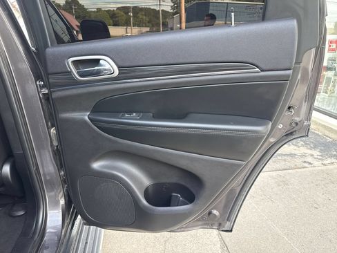 Used 2019 Jeep Grand Cherokee Limited AWD/4WD image 26