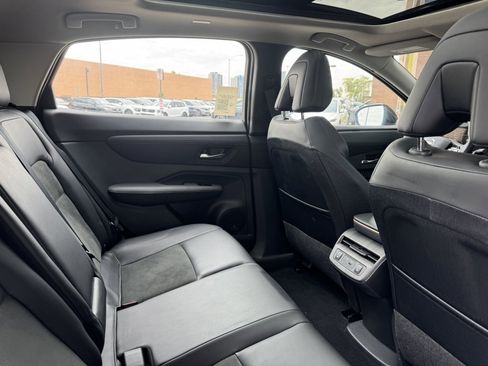 Used 2024 Nissan Ariya FWD image 40