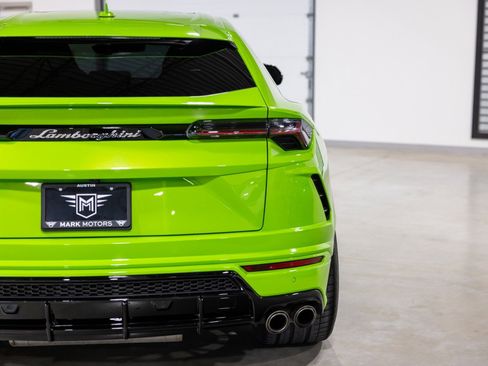 Used 2022 Lamborghini Urus image 13