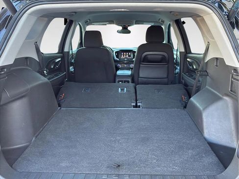 Used 2022 GMC Terrain SLE w/ Driver Convenience Package FWD image 28