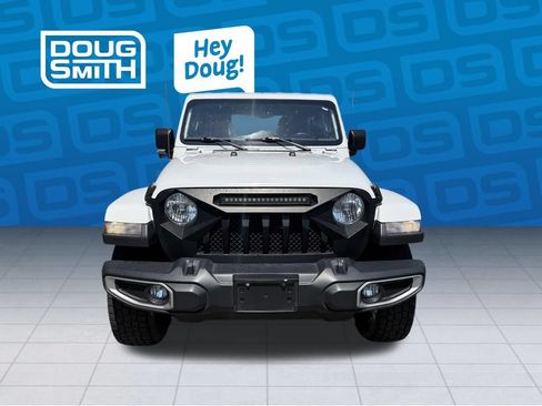 Used 2018 Jeep Wrangler Unlimited Sahara AWD/4WD image 7