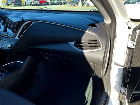 Used 2024 Chevrolet Malibu LT image 13