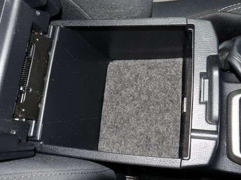 Used 2022 Toyota Tacoma TRD Off-Road image 29