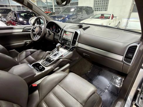Used 2016 Porsche Cayenne GTS AWD/4WD image 13