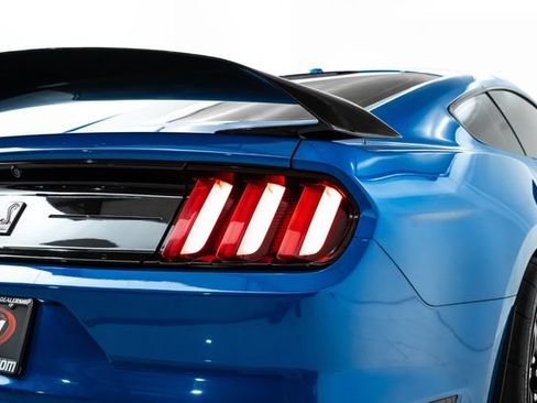 Used 2019 Ford Mustang Shelby GT350R w/ GT350R Equipment Group 920A RWD image 12