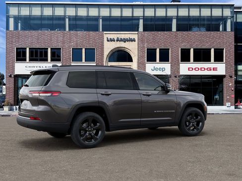 New 2026 Jeep Grand Cherokee L Limited w/ Limited Altitude Package AWD/4WD image 4