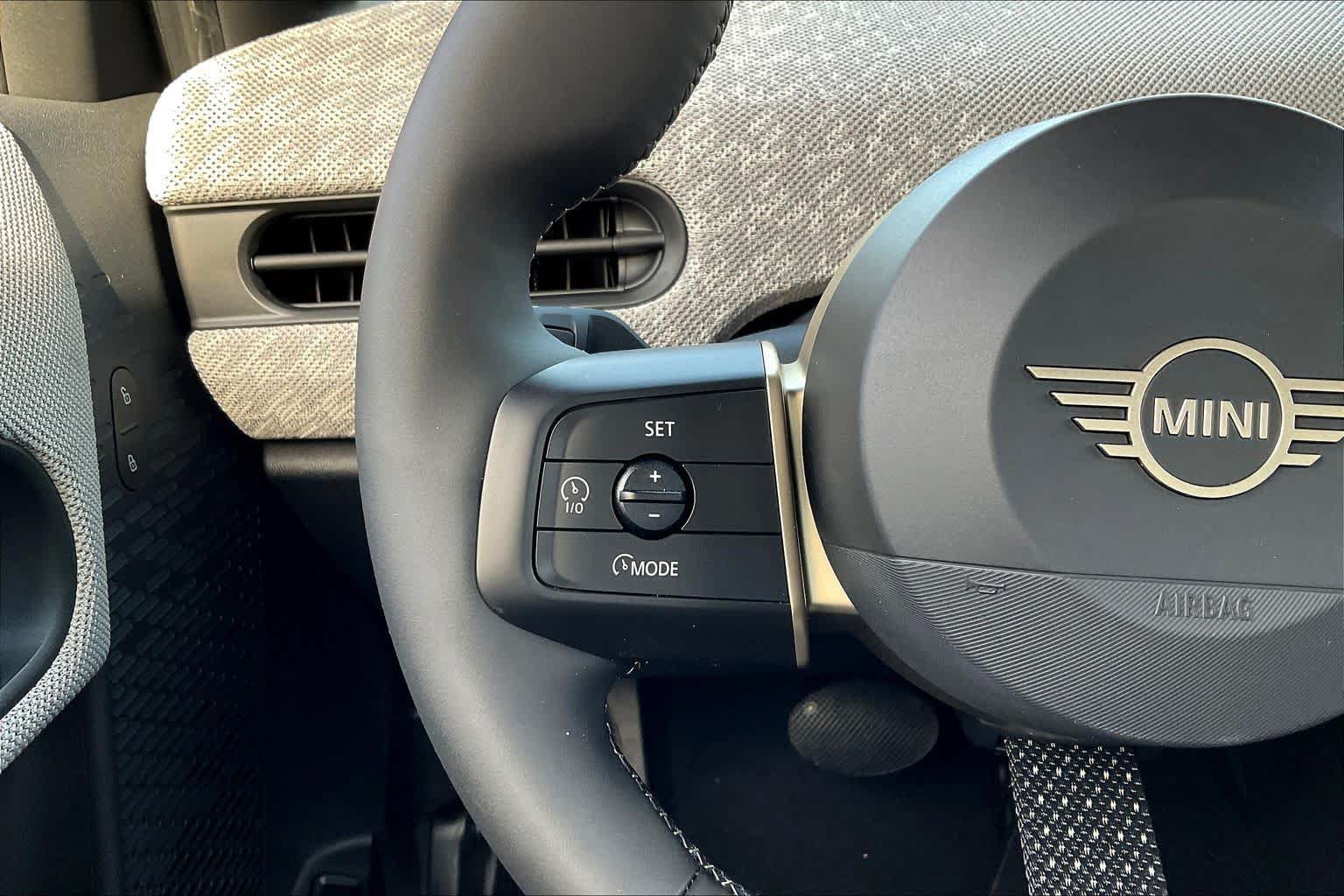 Used 2025 MINI Cooper S FWD image 25