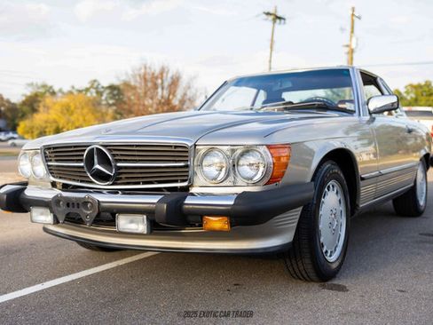 Used 1987 Mercedes-Benz 560 SL image 18