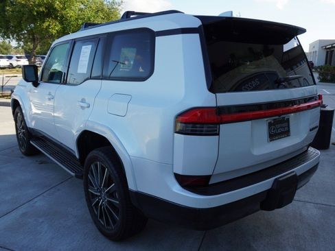 Certified 2024 Lexus GX 550 w/ Accessory Package (Z1) image 9