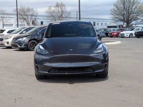 Used 2024 Tesla Model Y 2WD image 2