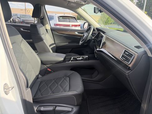 Used 2026 Volkswagen Atlas SE w/ Panoramic Sunroof Package AWD/4WD image 33