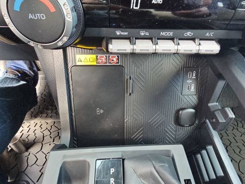 Certified 2024 Toyota Tacoma TRD Off-Road w/ TRD Off Road Upgrade Package AWD/4WD image 19