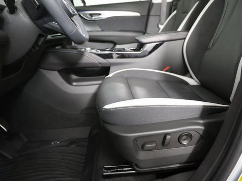 Used 2025 Buick Envision Sport Touring image 12