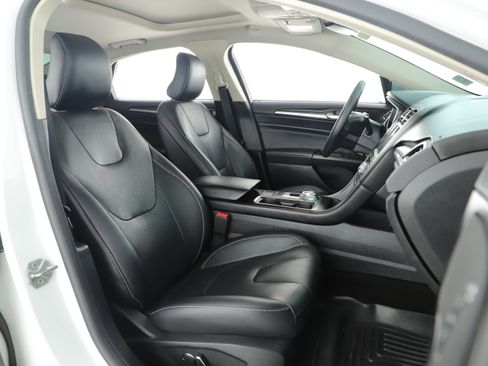 Used 2019 Ford Fusion Titanium image 17