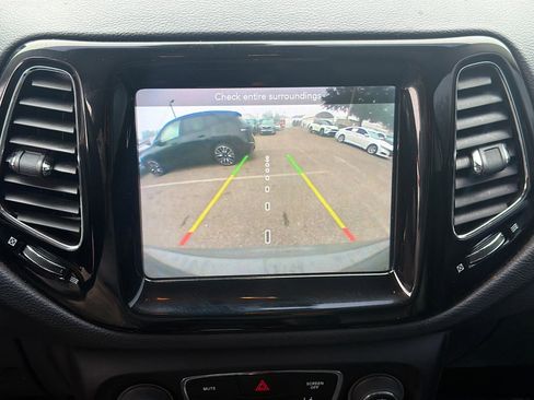 Used 2019 Jeep Compass Limited w/ Advanced Safety Group image 32