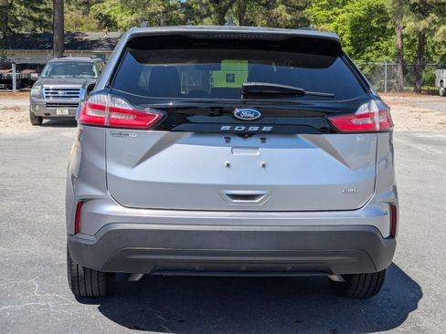 Used 2022 Ford Edge SE AWD/4WD image 5