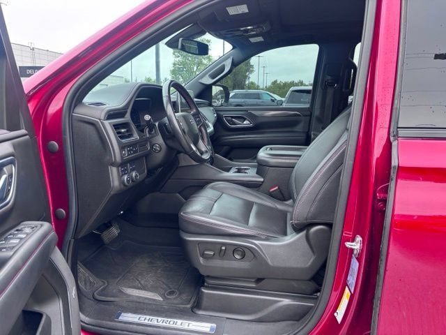 Used 2022 Chevrolet Suburban RST w/ Luxury Package AWD/4WD image 15
