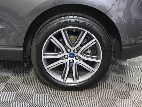 Used 2019 Ford Edge Titanium w/ Equipment Group 301A AWD/4WD image 20