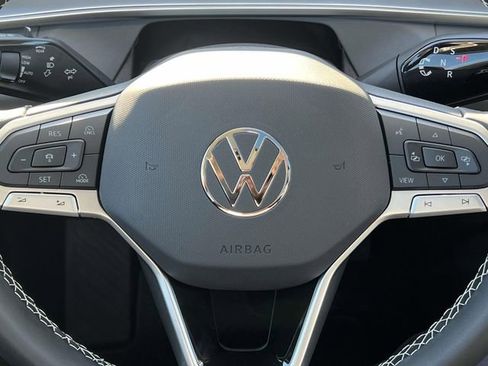 New 2026 Volkswagen Tiguan SE image 14