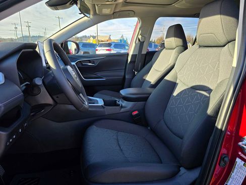 Certified 2025 Toyota RAV4 XLE w/ Convenience Package image 22