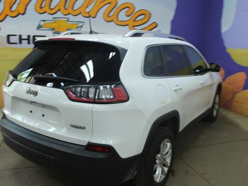 Used 2019 Jeep Cherokee Latitude w/ Cold Weather Group FWD image 8