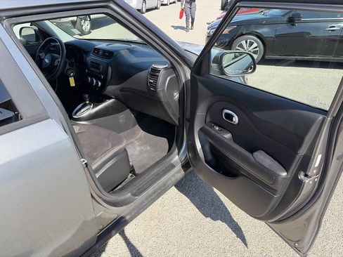 Used 2016 Kia Soul FWD image 25