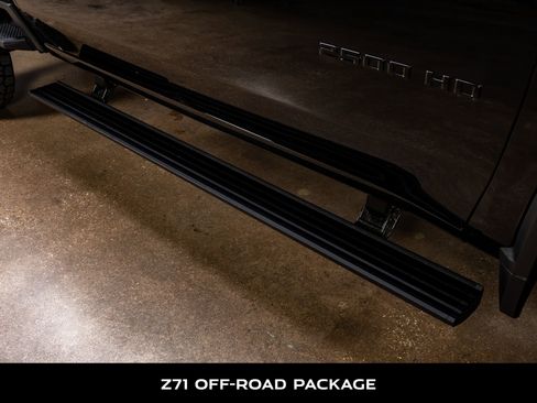 Used 2025 Chevrolet Silverado 2500 LTZ w/ LTZ Plus Package image 12