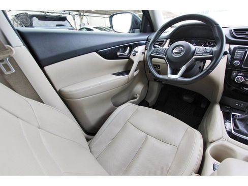 Used 2020 Nissan Rogue SL w/ Premium Package FWD image 11