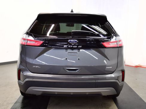 Used 2024 Ford Edge SEL image 7
