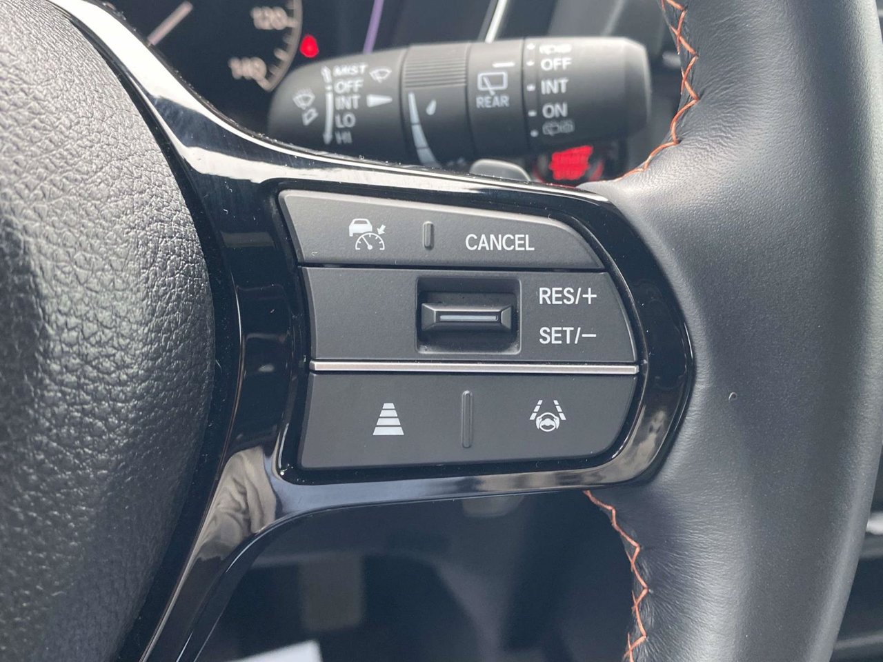 Used 2025 Honda Pilot Sport image 31