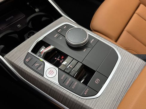 Used 2026 BMW 330i Sedan w/ Premium Package image 18